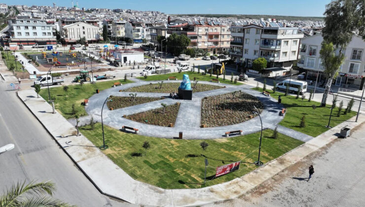 CHP’li Didim Belediyesi’nden Yeni Heykel