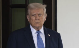 Donald Trump, rüşvetten hüküm giyen eski Virginia Şerifi’ni affetti