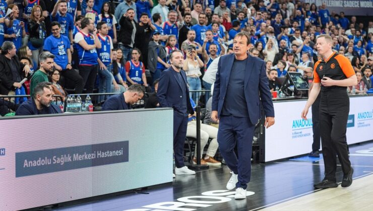 Ergin Ataman’dan şok sözler: Tribünlerle gerildi, sahayı terk etti