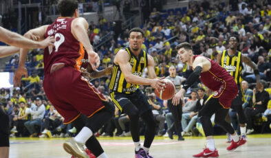 Fenerbahçe’den Galatasaray’a 24 sayı fark