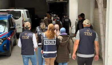 FETÖ operasyonunda gözaltına alınan 225 şüpheli adliyeye sevk edildi