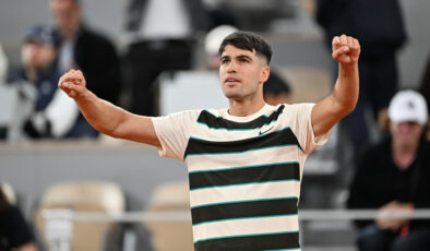 Fransa Açık’ta Carlos Alcaraz ve Iga Swiatek üçüncü tura çıktı