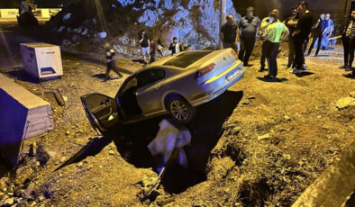 Hatay’da Otomobil Şantiye Alanına Uçtu