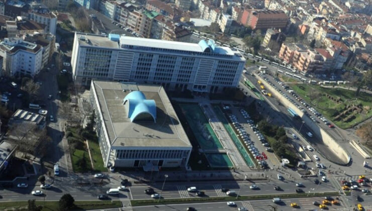 İBB’ye yönelik yolsuzluk soruşturmasında 3’üncü dalga: 20 şüpheli adliyede