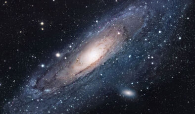 İngiliz fizikçiden çarpıcı iddia: Evren bir simülasyon olabilir