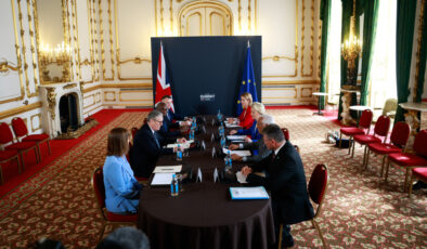 AB-İngiltere Zirvesinde Tarihi Uzlaşı