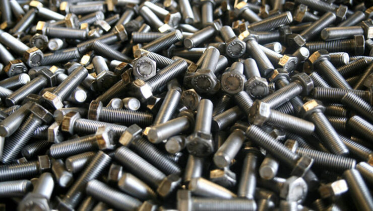 İran’da 60 yaşındaki hastanın midesinden 47 cıvata çıkarıldı