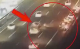İstanbul’da kazada yola savrulan motosikletlileye minibüs çarptı