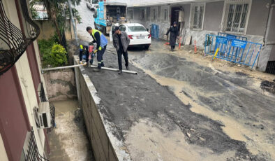 İstanbul’da Sağanak Yağış Hayatı Olumsuz Etkiledi