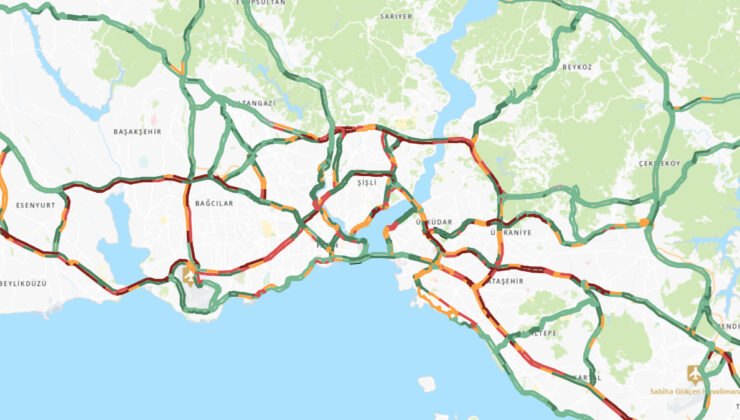 İstanbul’da Yağmur Trafiği Felç Etti