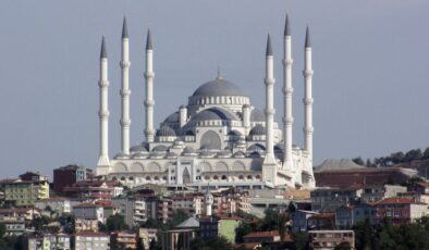 İstanbul’un silüetinde yer edinen Büyük Çamlıca Cami 6 yaşında
