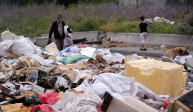 Buca’da Çöpler ve Kirlilik Artıyor, Esnaf Tepkili