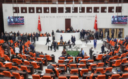 Kanun teklifi TBMM’de kabul edildi: Memurluğa 35 yaş sınırı getirildi