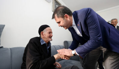 Murat Kurum, Kahramanmaraş’ta vatandaşlarla bir araya geldi
