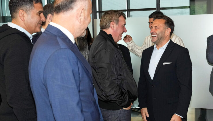 Galatasaray, 2000 UEFA Kupası Şampiyonluğunu Eski Yıldızlarla Kutladı