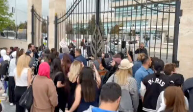 Sokak hayvanları destekçileri zorla AYM’ye girmeye çalıştı