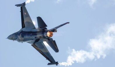 KKTC’de SOLOTÜRK Gösterisi İzleyenleri Büyüledi