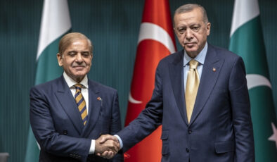 SON DAKİKA! Cumhurbaşkanı Erdoğan Pakistan Başbakanı ile görüştü