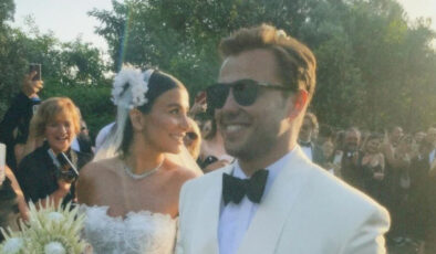 Tolga Sarıtaş’tan Zeynep Mayruk’a sürpriz parti