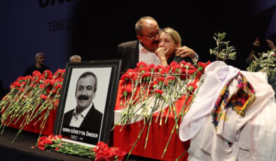 Ünlü isimlerden Sırrı Süreyya Önder paylaşımı