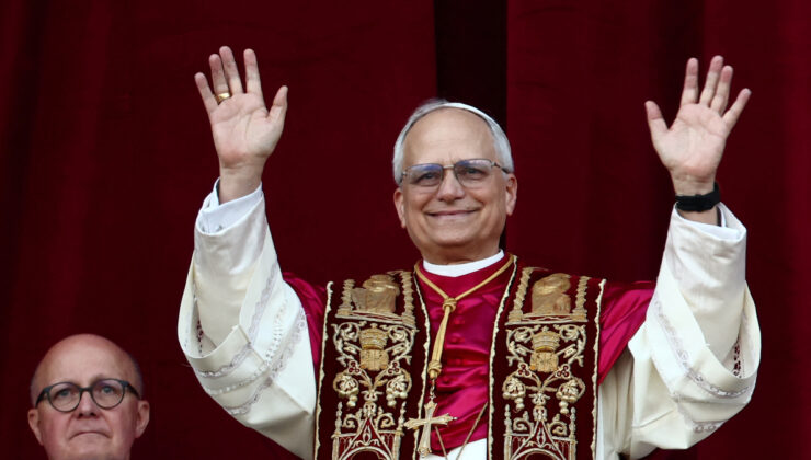 Vatikan, Katolik dünyasının yeni Papa’sını açıkladı: ABD’li Kardinal Francis Prevost