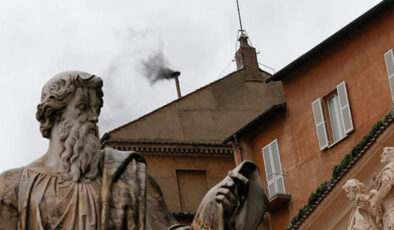 Vatikan’da papalık seçiminin ikinci gününde de sonuç alınamadı