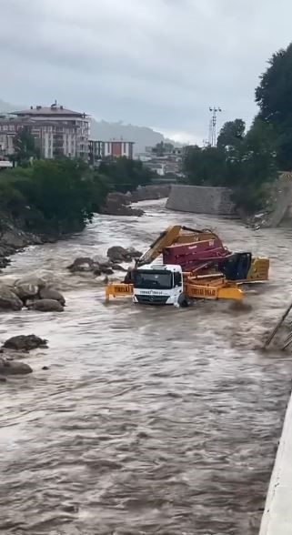 Hopa Dere Taşkını1