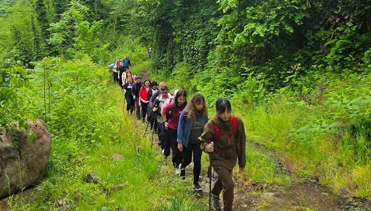 Ordu Dağcıları Sakarat Tepesi’nde Zorlu Hava Koşullarına Rağmen Zirve Yaptı
