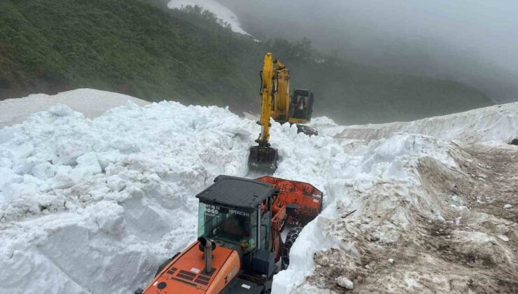 Rize’de Haziran’da Çığ Temizliği Devam Ediyor