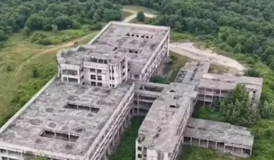 İmece Usulü Yapıldı, Çürümeye Terk Edildi