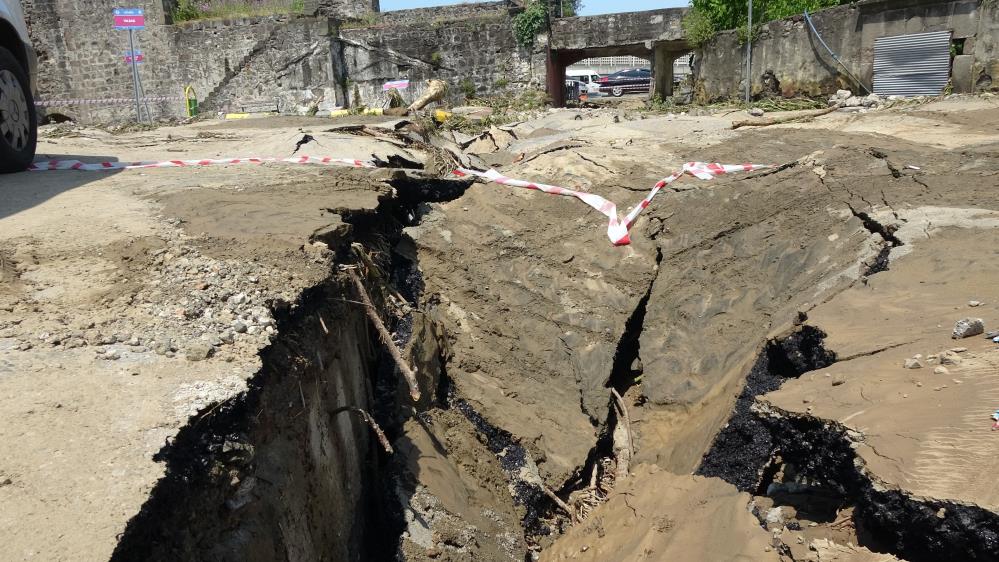 Yerin Yarılması Korkuttu1