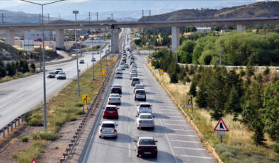 Ali Yerlikaya’dan sürücülere ‘yorgun ve uykusuz yola çıkmayın’ uyarısı