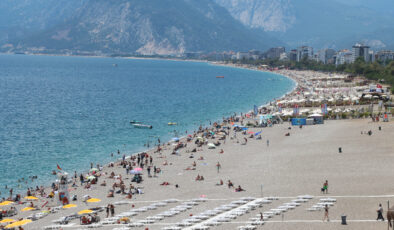 Antalya sahillerinde bayram öncesi yoğunluk başladı