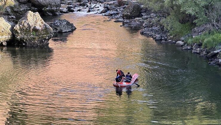 Ardahan’da nehre giren 2 kişiden acı haber