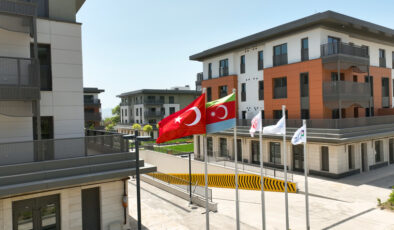 Azerbaycan Mahallesi’nde mutlu son: 250 bininci deprem konutu teslim ediliyor