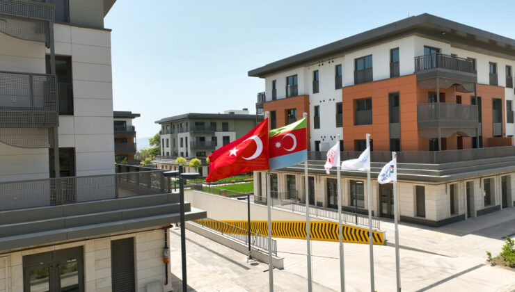 Azerbaycan Mahallesi’nde mutlu son: 250 bininci deprem konutu teslim ediliyor