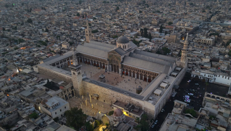 Baas rejiminin yıkılması sonrası Suriye’de ilk Kurban Bayramı namazı kılındı