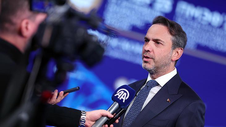Bakan Bayraktar: Güneş ve rüzgarda 10 yılda 90 bin megavat yeni kurulu güç ekleyeceğiz