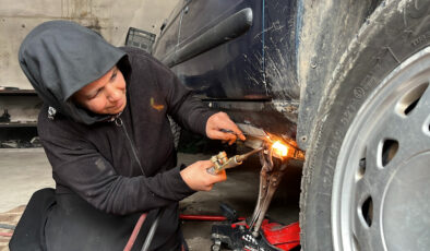 Bayburt’ta sanayinin tek kadın çırağı 25 yıldır usta eşine çıraklık yapıyor