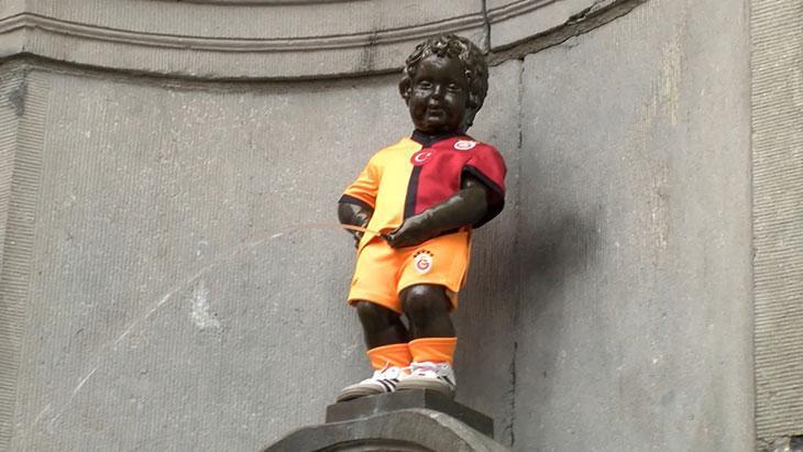 Manneken Pis’e Tarihi Galatasaray Forması!