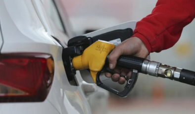 Benzin ve motorine bir zam daha