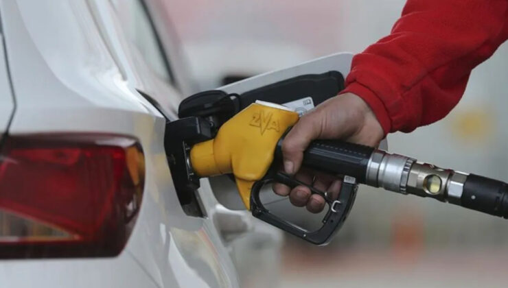 Benzin ve motorine bir zam daha