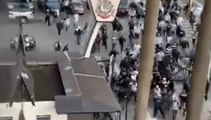 Brezilya’da Corinthians taraftarları kulüp binasını bastı