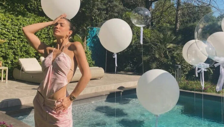 Demet Özdemir havuz başında sezonu açtı