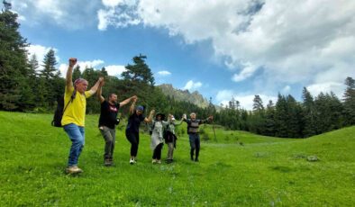 Gümüşhane Yaylalarında Bahar Renkleri ve Doğa Yürüyüşüyle Görsel Şölen