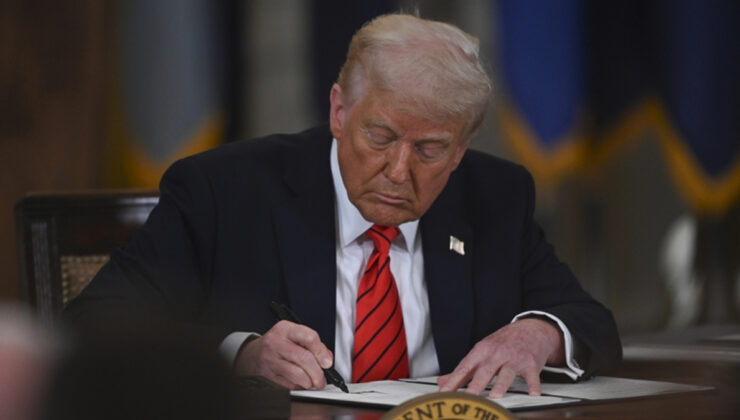 Donald Trump 12 ülkeden ABD’ye seyahati yasakladı
