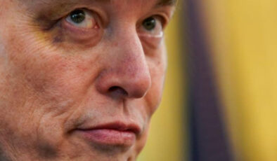 Elon Musk’ın morarmış gözünün sırrı çözüldü: Oval Ofis’te yumruk yedi