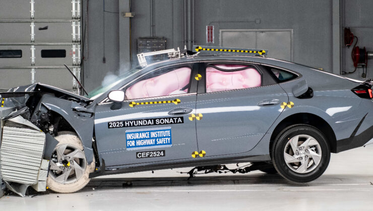 Hyundai, çarpışma testlerinde rakiplerini geride bıraktı