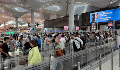 İstanbul havalimanlarında bayram yoğunluğu