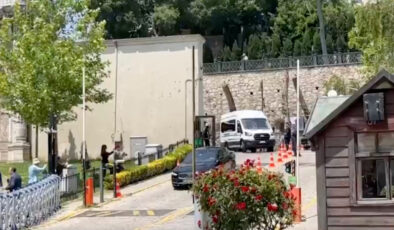 İstanbul’da barış zirvesi: Rus ve Ukrayna heyetleri bir araya geldi